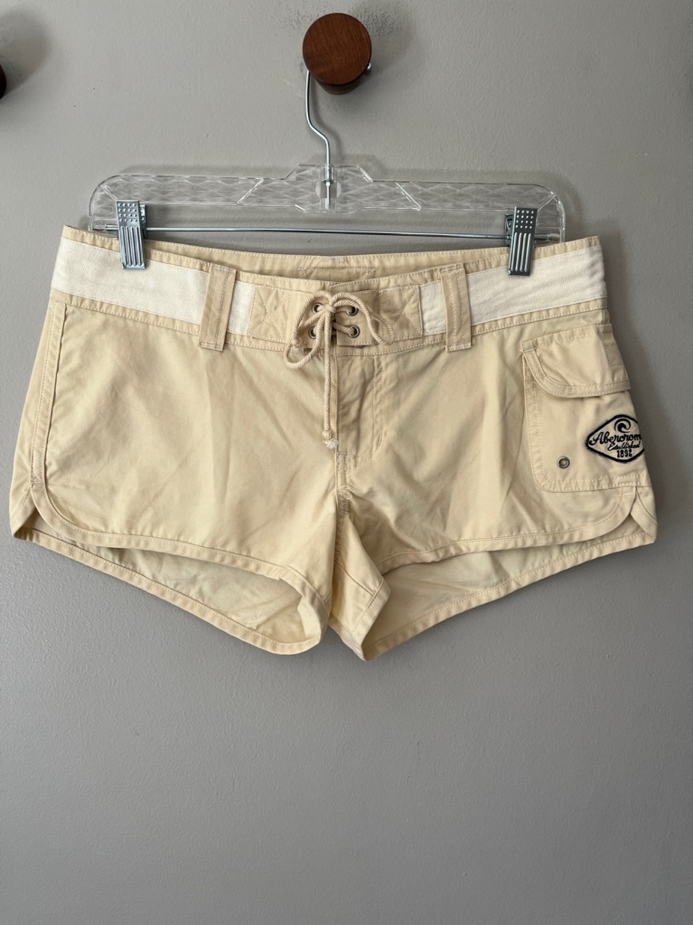 New! Abercrombie and Fitch‎ Y2K shorts size 4 NWT
